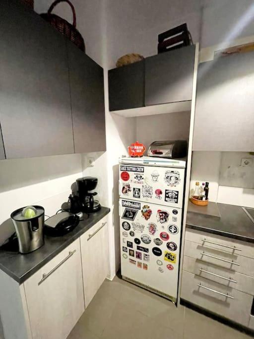 20' From The Airport,20' From The Center Of Athens Apartment Ngoại thất bức ảnh