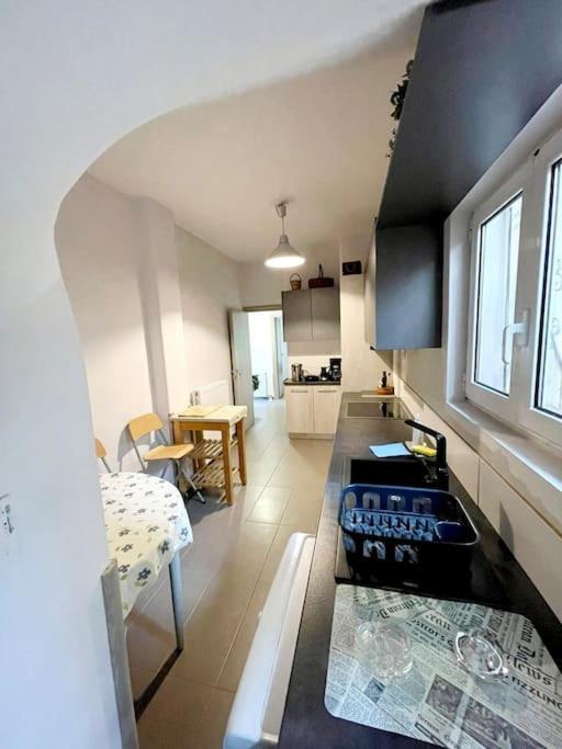 20' From The Airport,20' From The Center Of Athens Apartment Ngoại thất bức ảnh