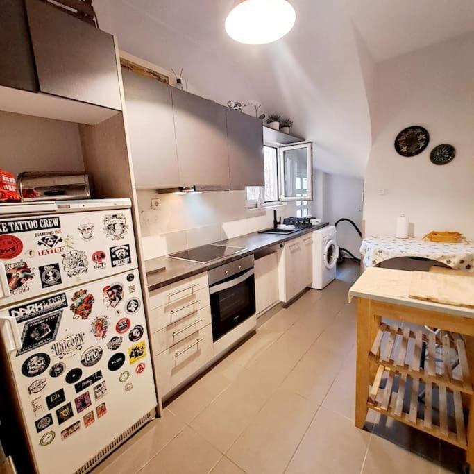 20' From The Airport,20' From The Center Of Athens Apartment Ngoại thất bức ảnh